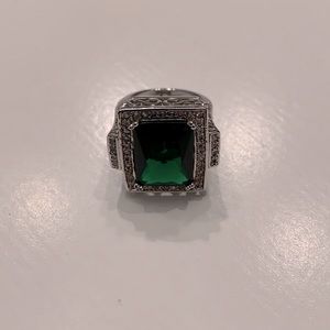 Rhodium plated silver beautiful Emerald Ring